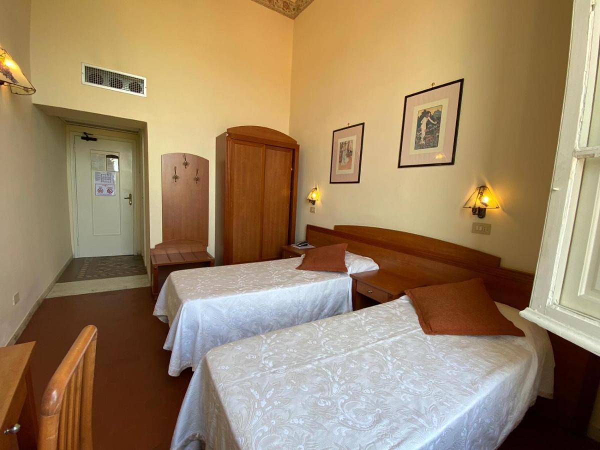 Hotel Italia Marina di Massa Exteriör bild