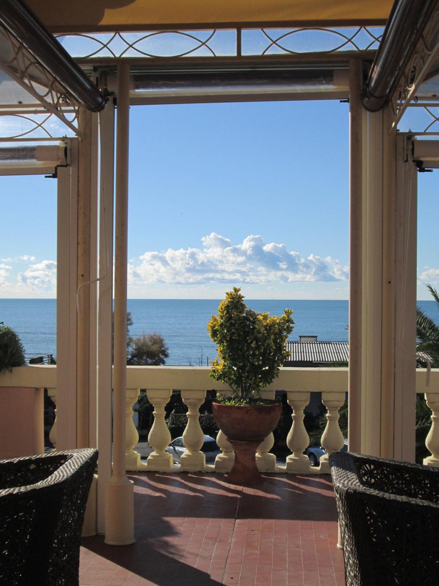 Hotel Italia Marina di Massa Exteriör bild